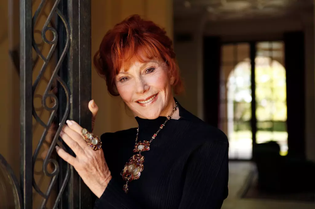Glorya Kaufman, philanthropist synonymous with dance in L.A., dies at 95